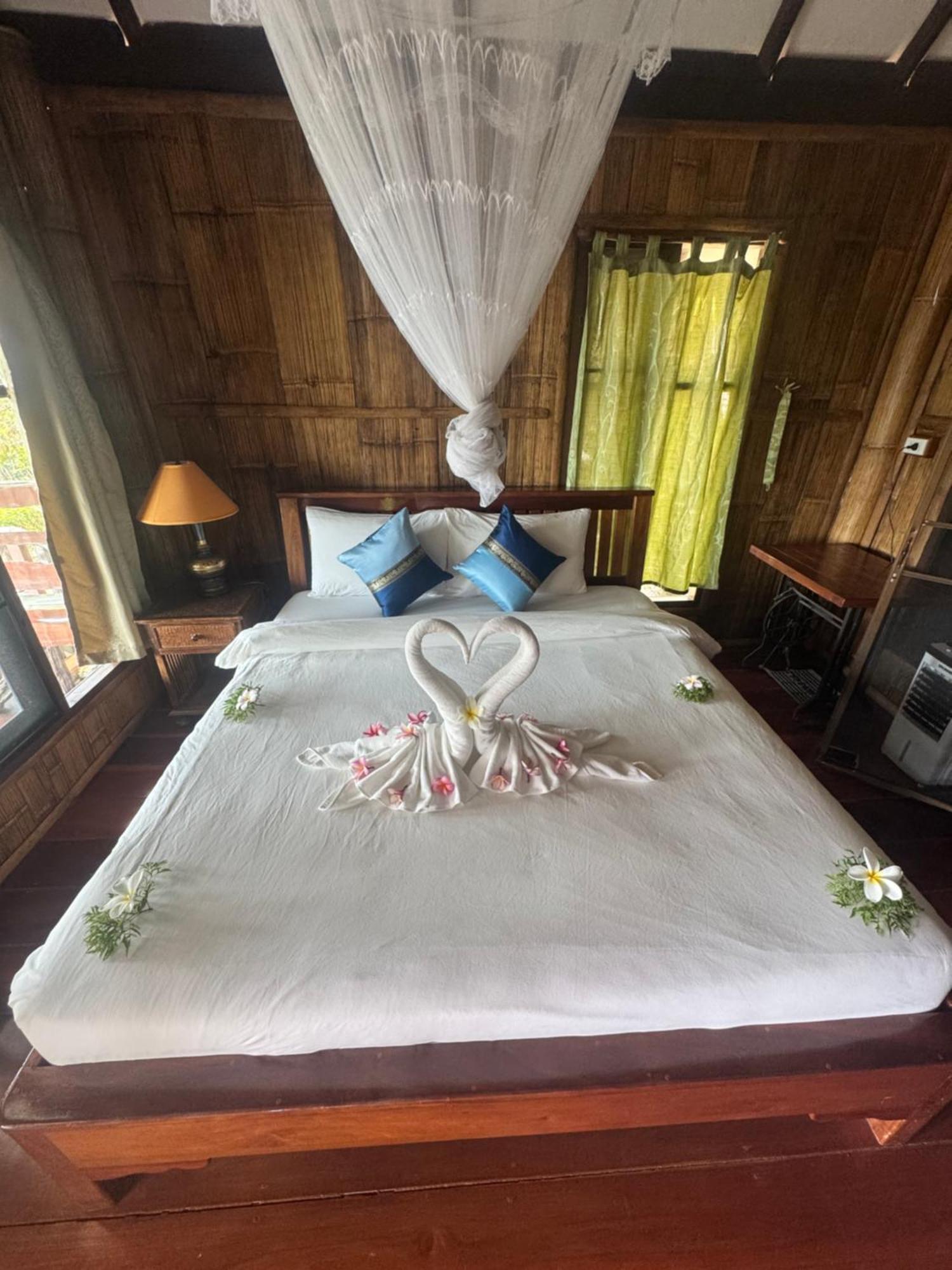 Drifters Anchor Hotel Ban Map Khangkhao Bagian luar foto